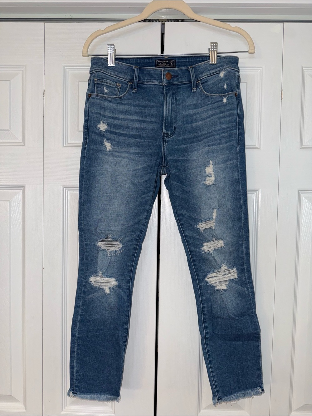 Abercrombie & Fitch Mid Rise Super Skinny Ankle Distressed Blue Denim Jeans